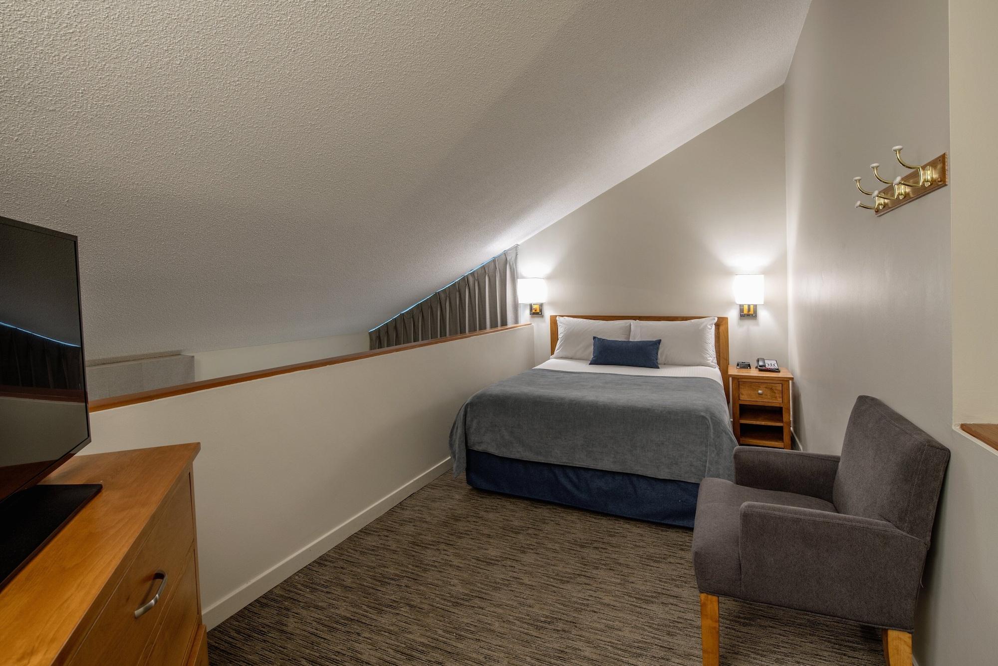 Whistler Village Inn & Suites Exteriör bild