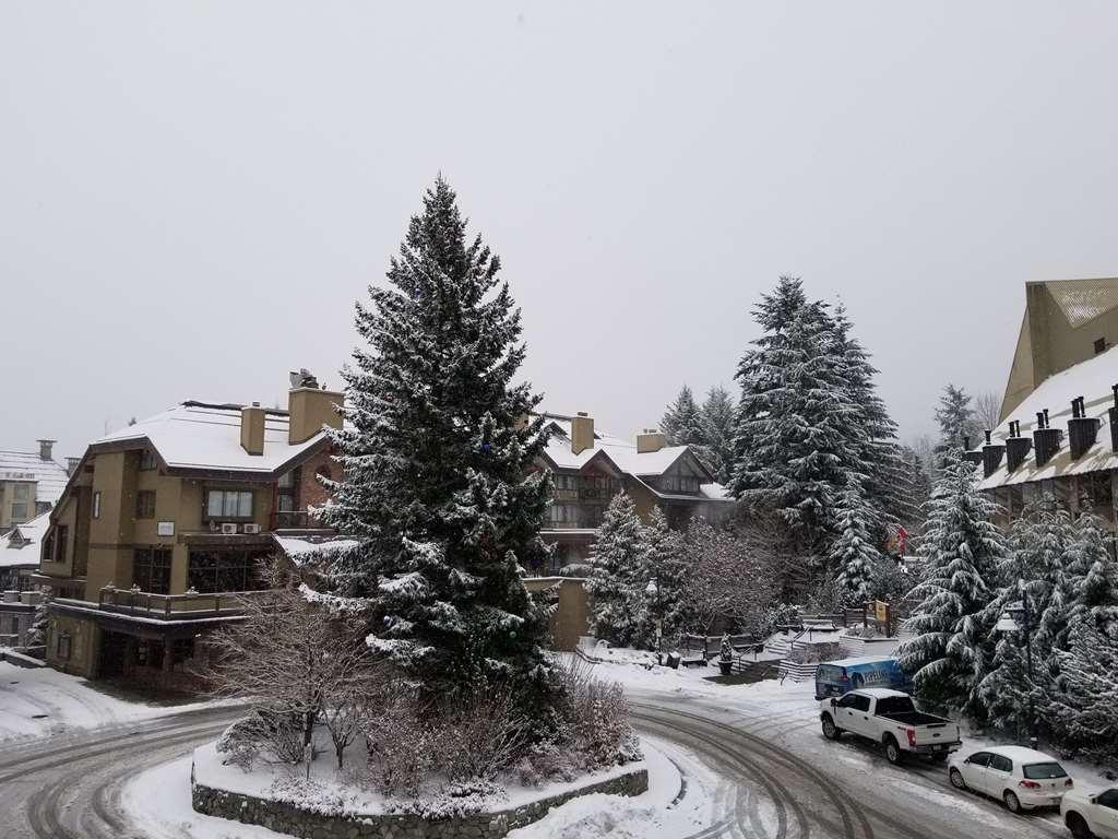 Whistler Village Inn & Suites Exteriör bild